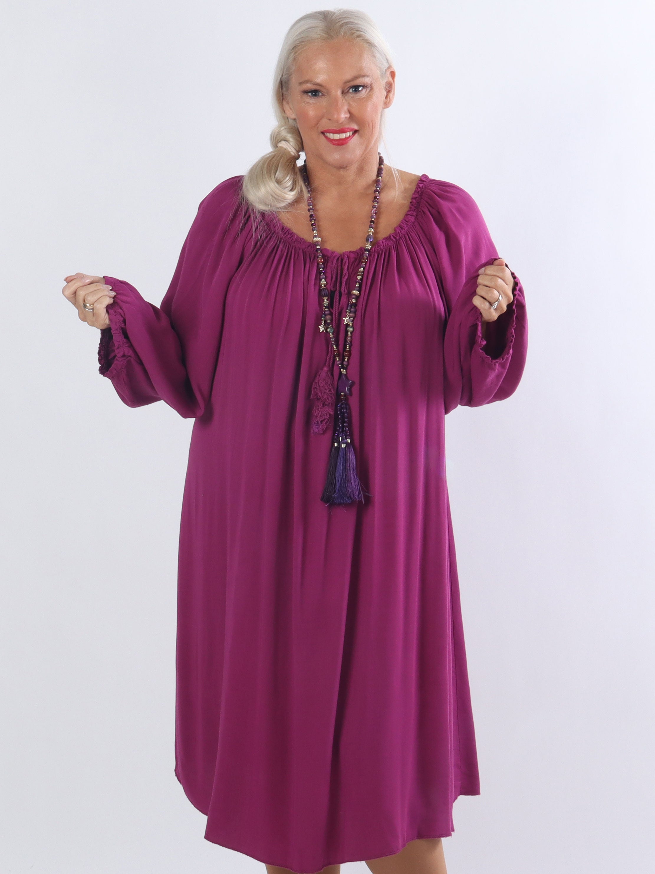 Nicole - Fin tunikakjole i plus size med bindebånd